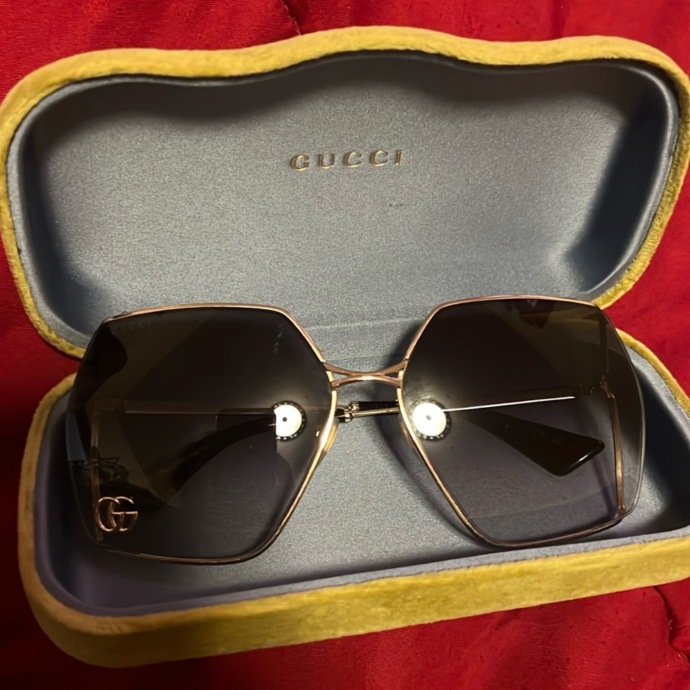 Gucci GG0817s luxury sunglasses